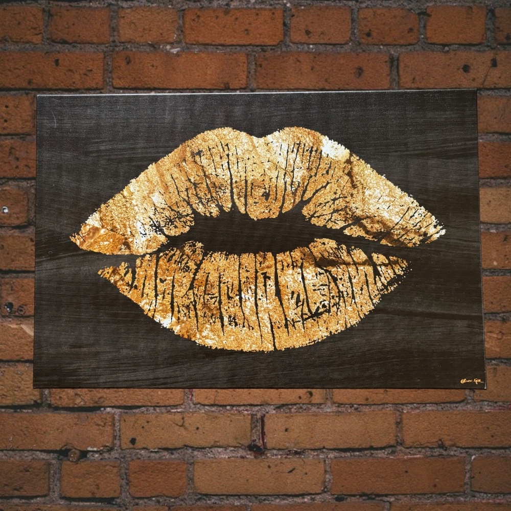 Oliver Gal Solid Kiss Night Lightbox on Canvas